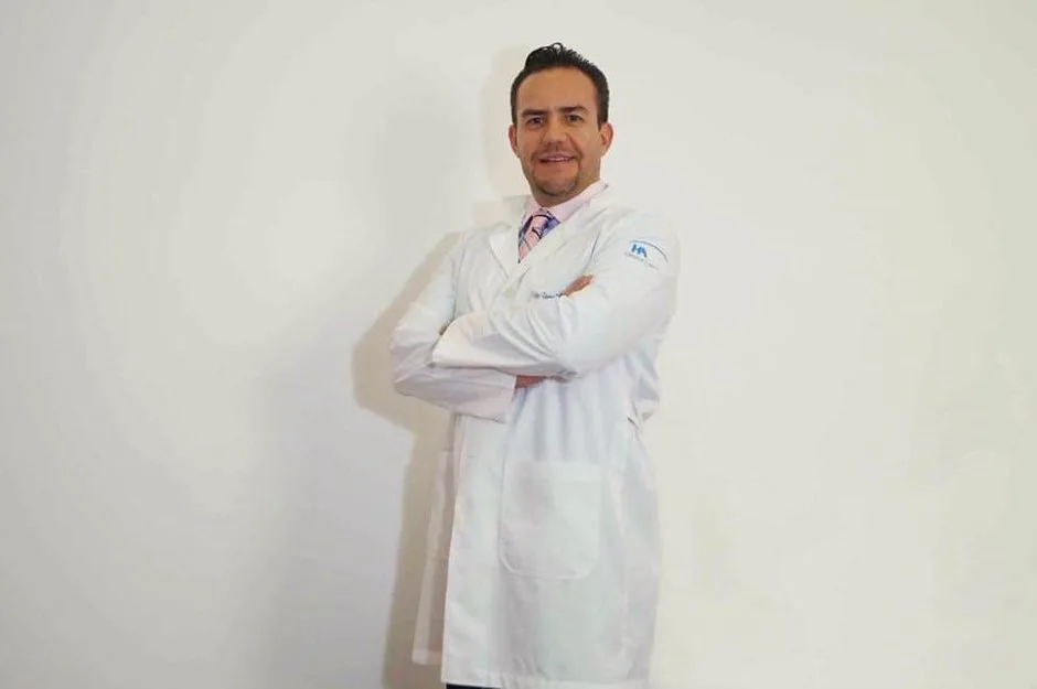 Dr. Edgar Bernal, Médico Cirujano Bariatra, Certificado de Bib System