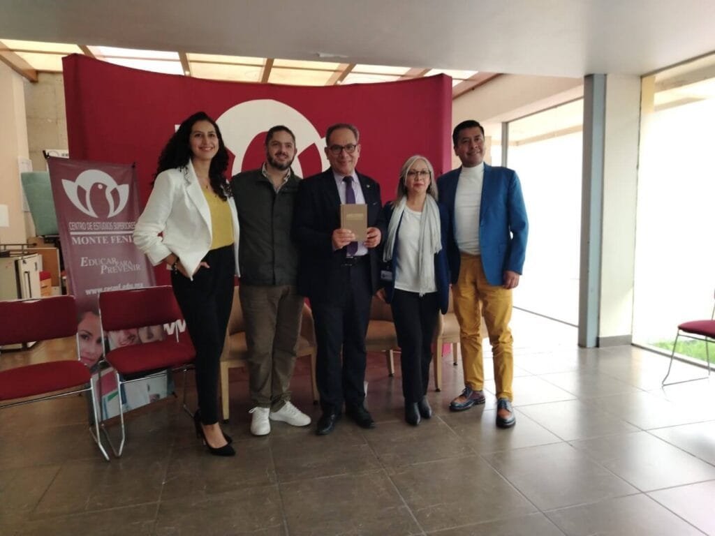 Presentación delibro Adicciones Centro de Estudios Superiores Monte Fénix