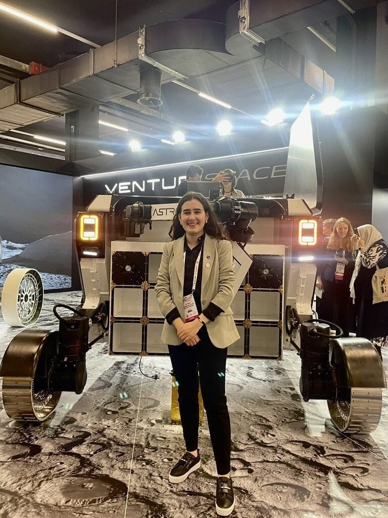 presenta Victoria de León Innovación Mexicana en Exploración Lunar