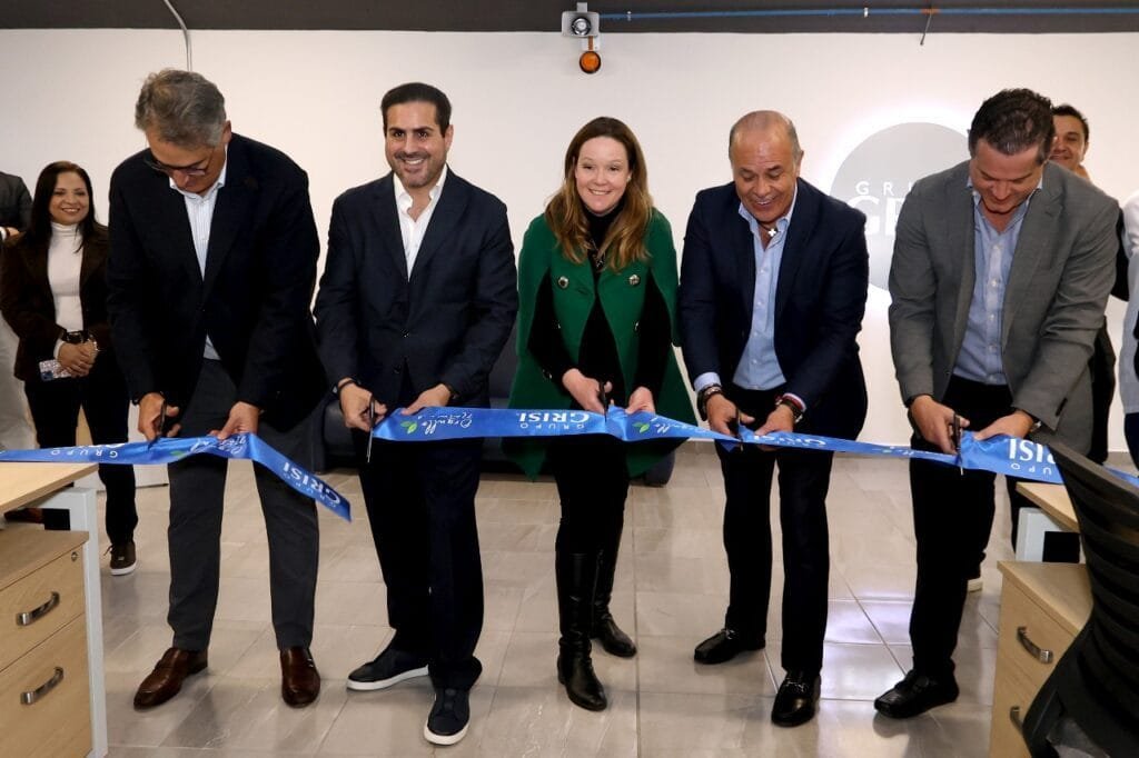 Corte de listón de nueva planta de producción de Grupo GRISI