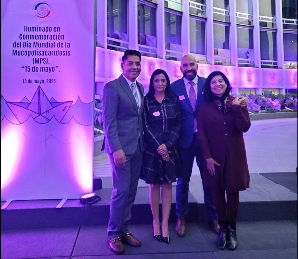 Senado de la República se tiñó de morado